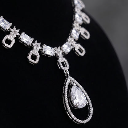 The Lily Necklace Set