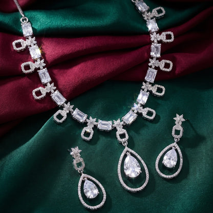 The Lily Necklace Set