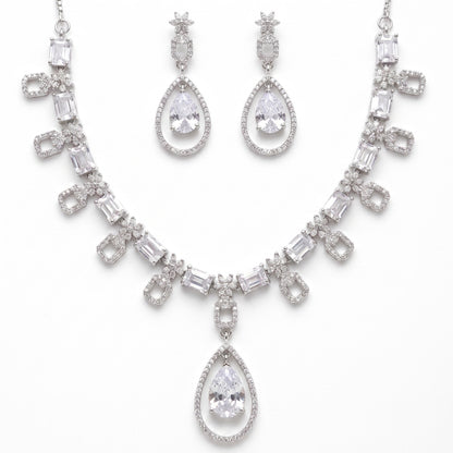 The Lily Necklace Set