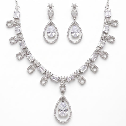 The Lily Necklace Set