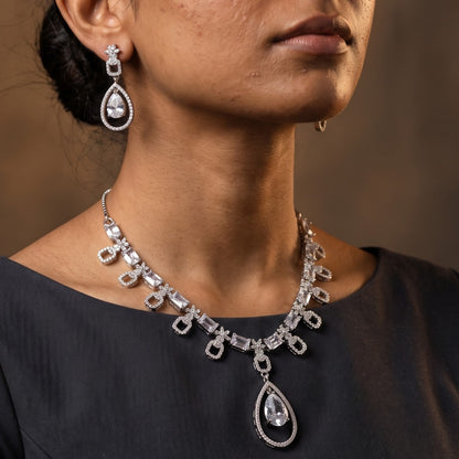 The Lily Necklace Set